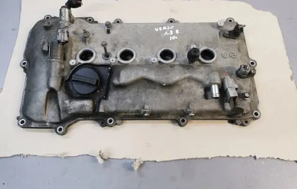 Toyota Verso Rocker cam cover 