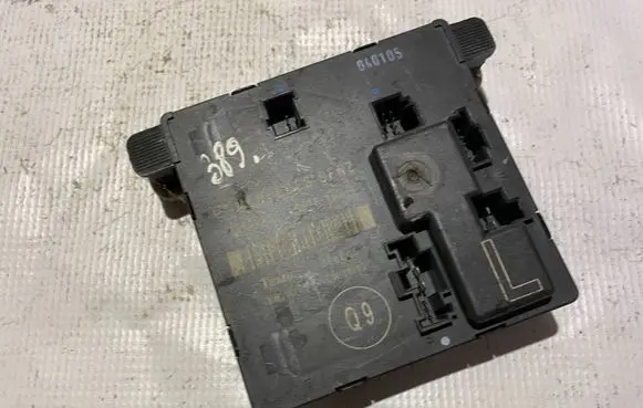 Mercedes-Benz E W211 Door control unit/module a2118201526 2118201526