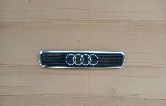Audi A4 S4 B5 8D Front grill 8d0853651q
