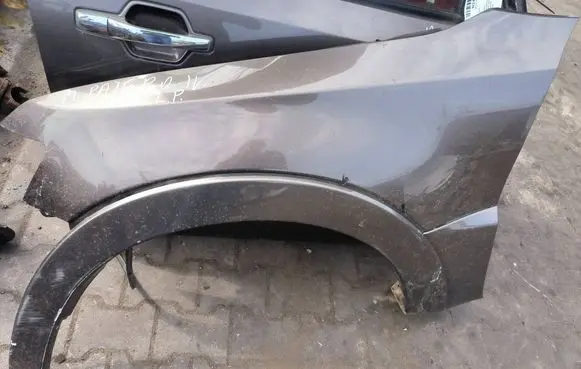 Mitsubishi Pajero Fender 