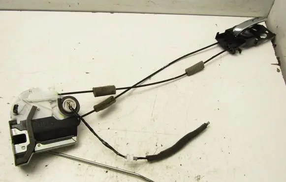 Honda HR-V Rear door lock M4915110