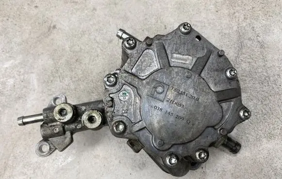 Audi A4 S4 B6 8E 8H Fuel injection high pressure pump 038145209Q 702551200 21D053