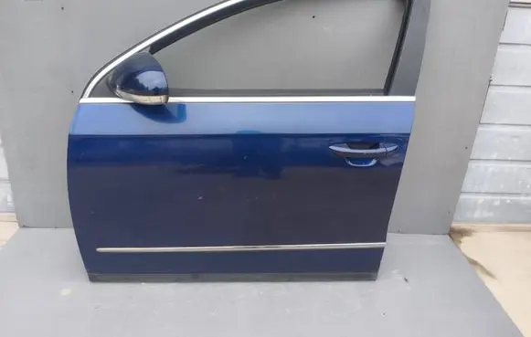 Volkswagen PASSAT B6 Front door 3C4831055J