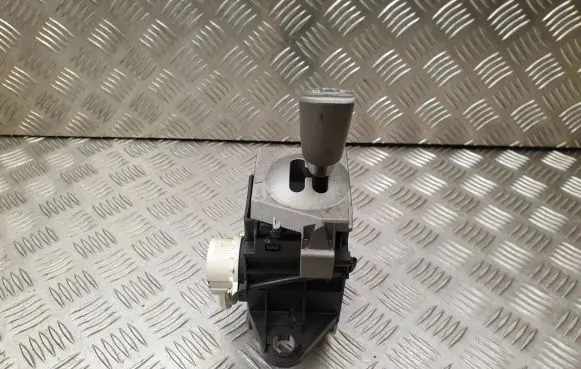 Toyota Prius (NHW20) Gear shift switch/knob 