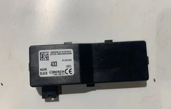 Opel Insignia A Door central lock control unit/module 13501980 988043206400DM F00HJ00471