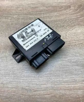 Volkswagen PASSAT B4 Alarm control unit/module 3A0953233C