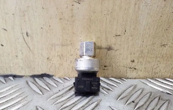 Volvo V40 Cross country Air conditioning (A/C) pressure sensor 31292004