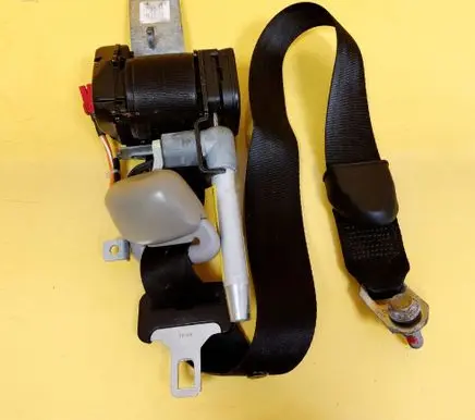 Mitsubishi Carisma Front seatbelt 570321200