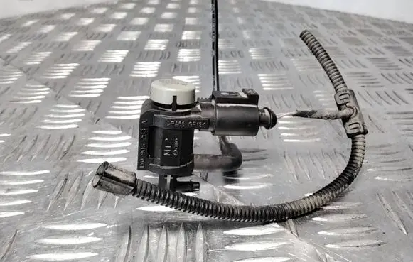 Audi A4 S4 B8 8K Turbo solenoid valve 1K0906283A