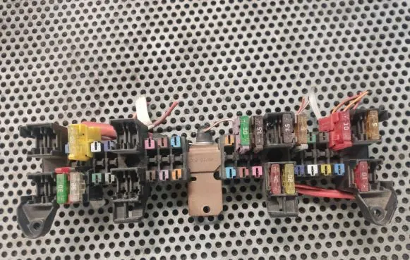 Mercedes-Benz Vito Viano W639 Fuse module A6395400018