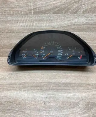 Mercedes-Benz E W210 Speedometer (instrument cluster) 2105401248 110008827