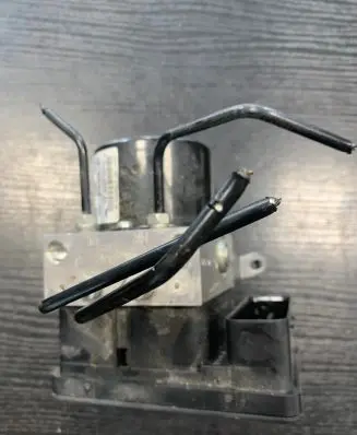 BMW 1 E81 E87 ABS Pump 6787837