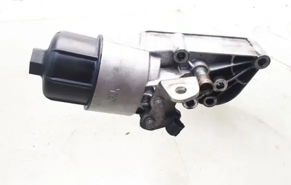 Maserati Ghibli Oil filter mounting bracket