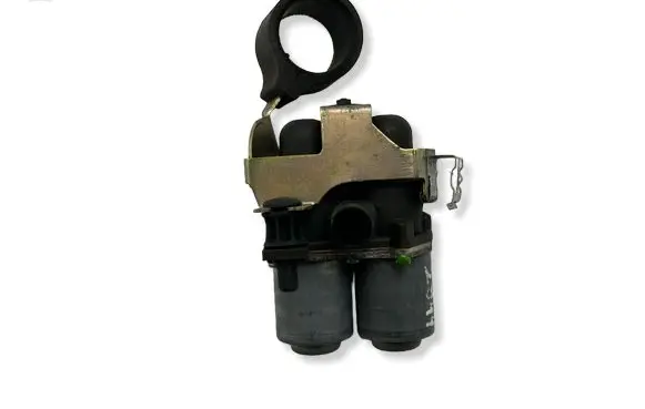 Mercedes-Benz 300 SL-24 Coolant heater control valve 0008306584