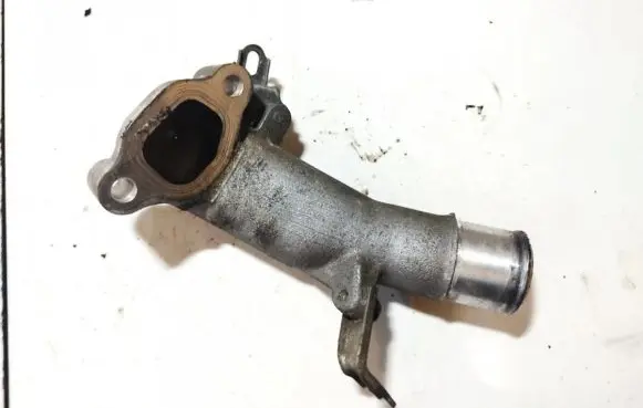 Toyota Avensis Verso Engine coolant pipe/hose