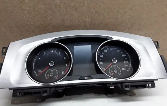 Volkswagen Golf VII Speedometer (instrument cluster) 5G1920740B