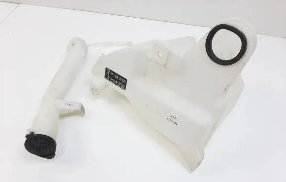Toyota Hilux (AN10, AN20, AN30) Lamp washer fluid tank HLC33091 HLC33113 8533071010