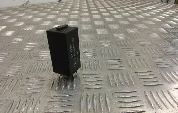 BMW 5 E34 Other relay 8363317