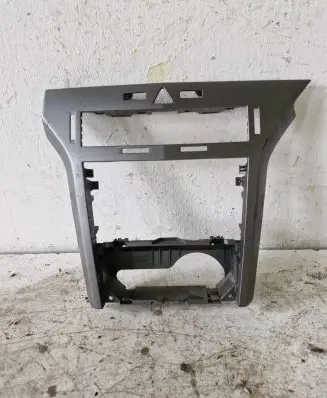 Opel Astra H Dashboard center trim panel 331985437