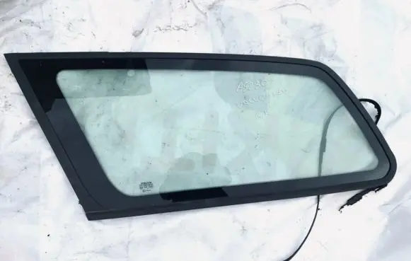 Volvo V50 Rear side window
