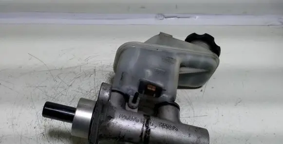 Hyundai Santa Fe Master brake cylinder