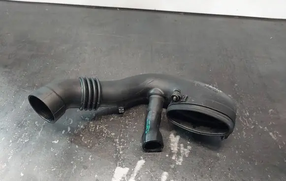 BMW 3 E46 Air intake hose/pipe 7790552