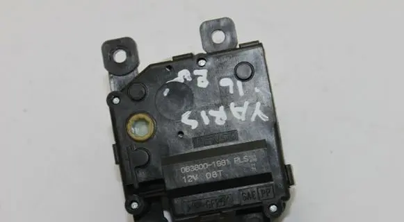 Toyota Yaris Air flap motor/actuator 0638001981PLS