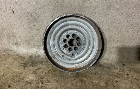 Mercedes-Benz CLA C117 X117 W117 Flywheel A2700301005