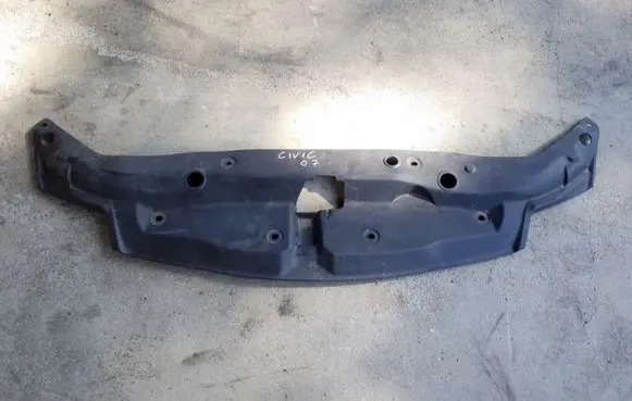 Engine bonnet/hood lock trim molding