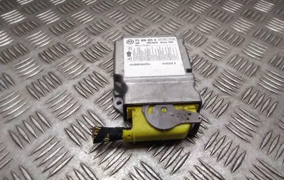 Volkswagen Touran I Airbag control unit/module 1T0909605D