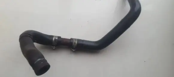 Volkswagen PASSAT B6 Engine coolant pipe/hose