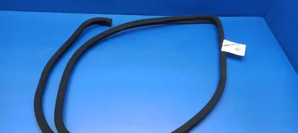 Mercedes-Benz S W140 Front door rubber seal