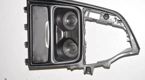 Cup holder front