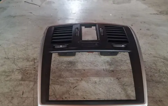 Radio/GPS head unit trim