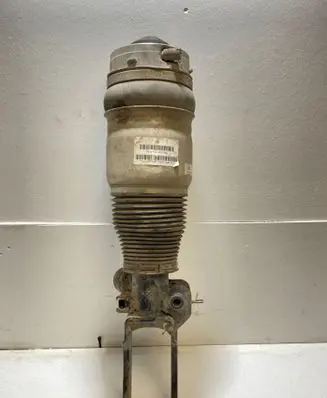 Volkswagen Touareg I Front shock absorber/damper 7L6412022AG 167ATE02382FFA