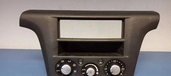 Mitsubishi Outlander Climate control unit MR979972HA