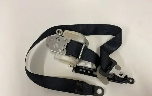 Toyota Corolla Verso AR10 Front seatbelt