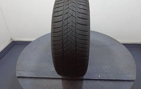 BMW X4 F26 R17 winter tire 8019227261851