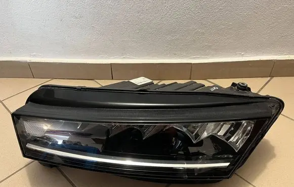 Skoda Octavia Mk4 Headlight/headlamp 5E4941015