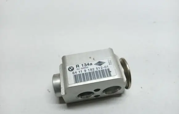BMW X1 E84 Air conditioning (A/C) expansion valve 9182512