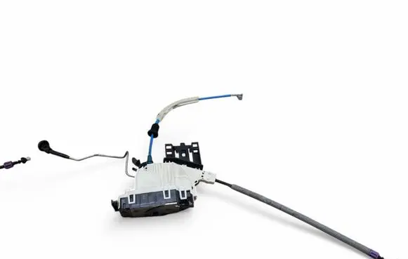 Mercedes-Benz GLA W156 Rear door lock A2047303035