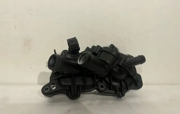 Volkswagen Golf VII Water pump 04E121042P