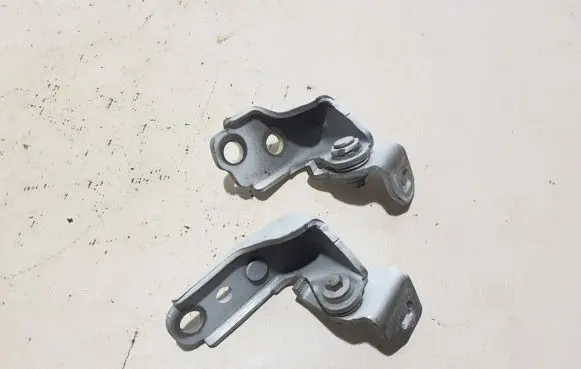Ford Kuga II Front door upper hinge 5243835