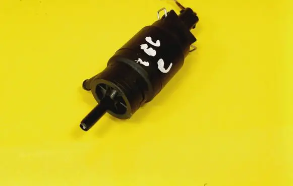 Opel Vectra C Windscreen/windshield washer pump 24439253