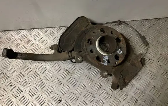 Mercedes-Benz E W211 Front wheel hub