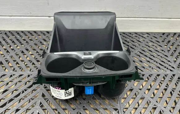 BMW 1 F40 Cup holder front 6823329 F10051A09 5R6823329