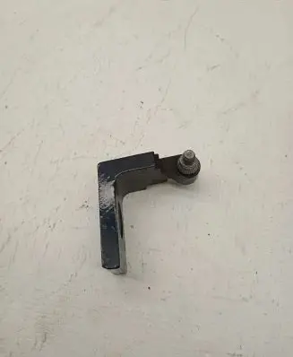 BMW X5 F15 Front door lower hinge 7325055