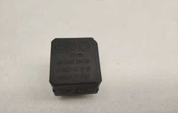 Mercedes-Benz CLS C219 Other relay A0025421319