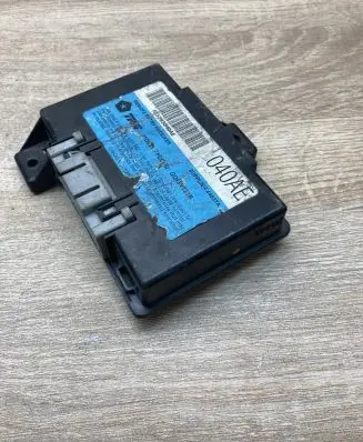 Chrysler Neon I Door central lock control unit/module P05293040AE GQ43VT21R 44837A
