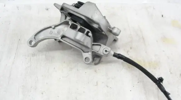 Renault Kadjar Gearbox mounting bracket 112221641R